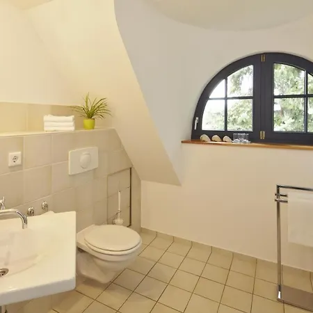 Gepflegtes Reetdachhaus Auf Grossem Grundstueck Mit Badewanne Und Terrasse Σπίτι διακοπών