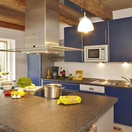 Hébergement de vacances Gepflegtes Reetdachhaus Auf Grossem Grundstueck Mit Badewanne Und Terrasse *