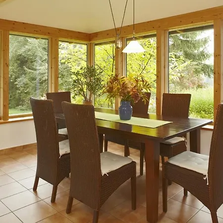 Hébergement de vacances Gepflegtes Reetdachhaus Auf Grossem Grundstueck Mit Badewanne Und Terrasse *