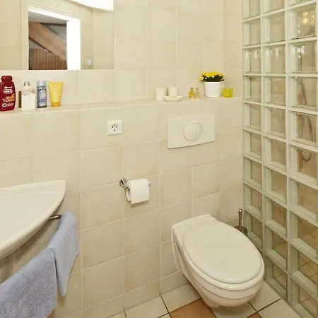 Feriehus Gepflegtes Reetdachhaus Auf Grossem Grundstueck Mit Badewanne Und Terrasse Sellin (Usedom)